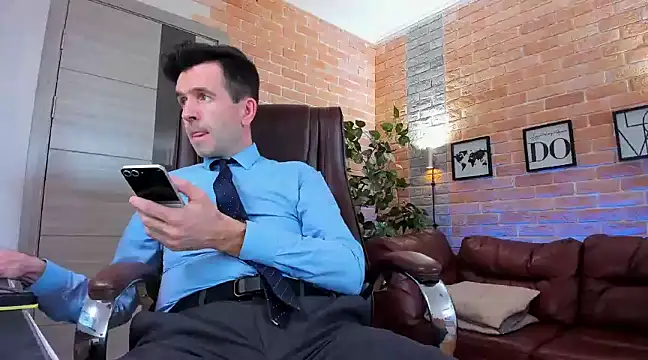 Snapshot of SteveTiger chatting on 02-26-25, 12:03 SteveTiger online show from 02-26-25, 12:03