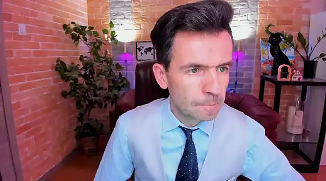 Snapshot of SteveTiger chatting on 03-06-25, 01:24 SteveTiger online show from 03-06-25, 01:24