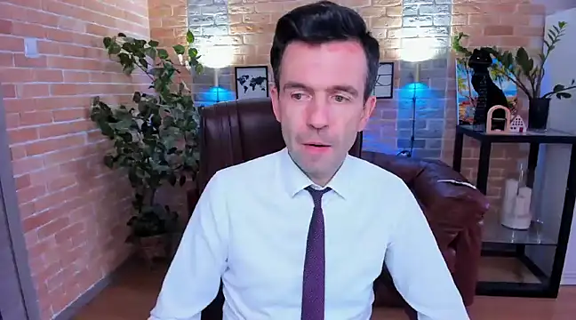 Snapshot of SteveTiger chatting on 03-12-25, 08:51 SteveTiger online show from 03-12-25, 08:51