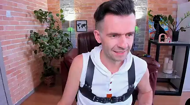 Snapshot of SteveTiger chatting on 03-14-25, 12:51 SteveTiger online show from 03-14-25, 12:51