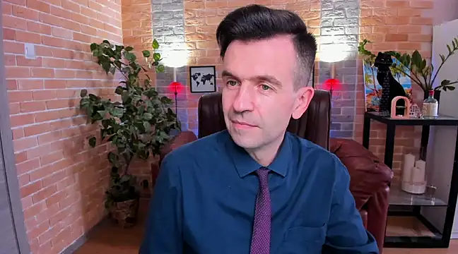 Snapshot of SteveTiger chatting on 03-20-25, 11:05 SteveTiger online show from 03-20-25, 11:05