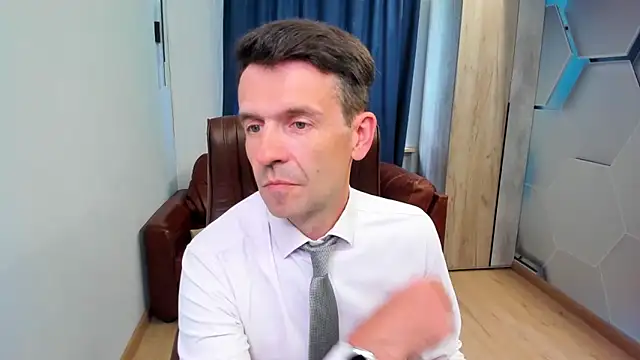 Snapshot of SteveTiger chatting on 09-12-25, 10:37 SteveTiger online show from 09-12-25, 10:37