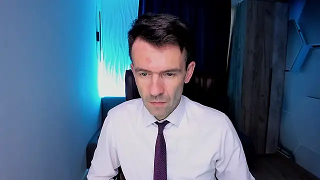 Snapshot of SteveTiger chatting on 10-14-25, 11:33 SteveTiger online show from 10-14-25, 11:33