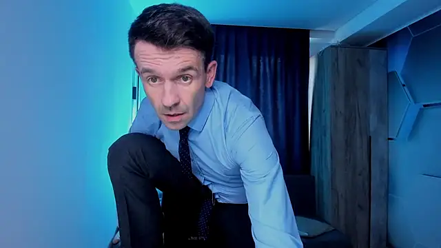 Snapshot of SteveTiger chatting on 10-15-25, 12:49 SteveTiger online show from 10-15-25, 12:49