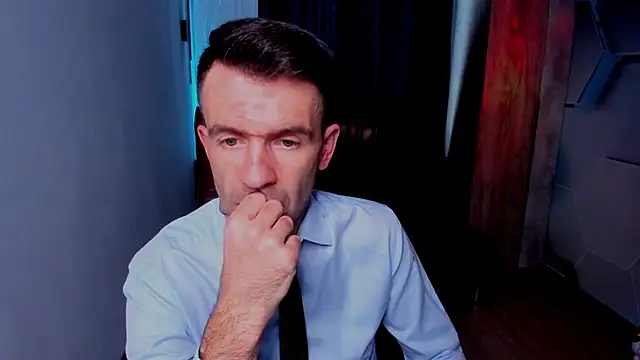 Snapshot of SteveTiger chatting on 11-11-25, 11:32 SteveTiger online show from 11-11-25, 11:32