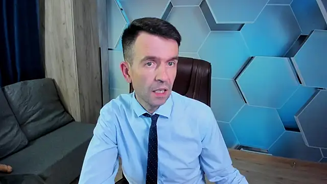 Snapshot of SteveTiger chatting on 11-13-25, 02:49 SteveTiger online show from 11-13-25, 02:49