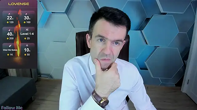 Snapshot of SteveTiger chatting on 11-30-25, 03:32 SteveTiger online show from 11-30-25, 03:32