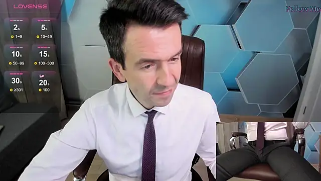 Snapshot of SteveTiger chatting on 12-14-25, 03:28 SteveTiger online show from 12-14-25, 03:28