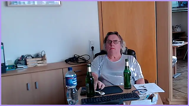 Snapshot of Sissygera chatting on 02-26-26, 11:31 Sissygera online show from 02-26-26, 11:31