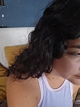 Snapshot of blerstefan1 chatting on 10-28-25, 12:52 blerstefan1 online show from 10-28-25, 12:52