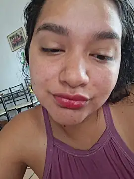 Snapshot of blerstefan1 chatting on 10-29-25, 12:40 blerstefan1 online show from 10-29-25, 12:40