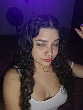 Snapshot of blerstefan1 chatting on 11-01-25, 05:42 blerstefan1 online show from 11-01-25, 05:42