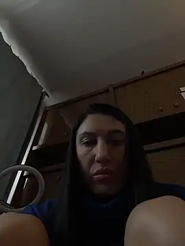 Snapshot of LORA_x chatting on 10-17-25, 08:06 LORA x online show from 10-17-25, 08:06