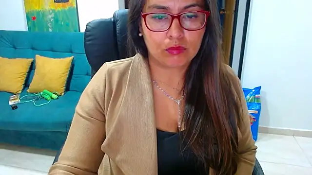 Ixchel Anaid online show from 03-06-25, 08:37