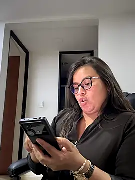 Ixchel Anaid online show from 11-25-25, 01:27