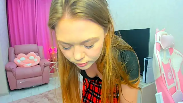 Strawberrye online show from 10-03-25, 03:36