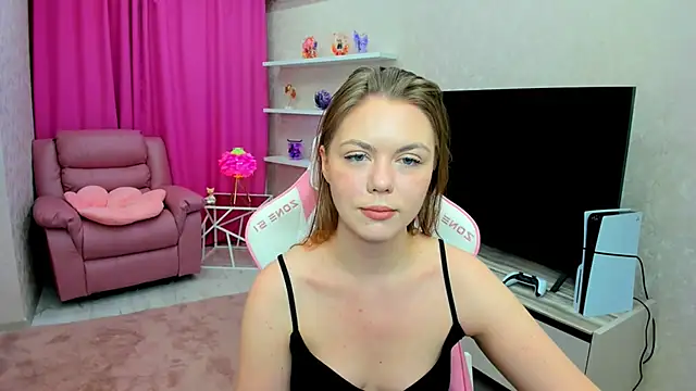 Strawberrye online show from 01-17-26, 03:22