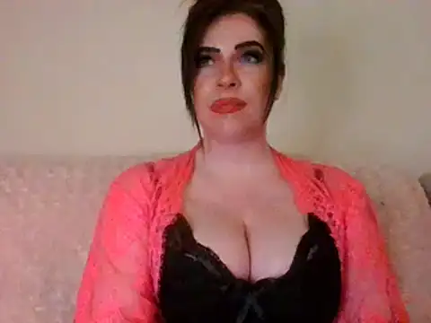 Snapshot of EmilyBlue chatting on 12-09-24, 12:01 EmilyBlue online show from 12-09-24, 12:01
