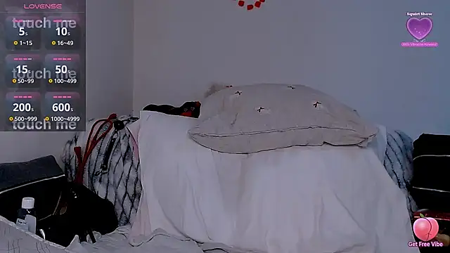 Snapshot of UrNaughtyGfMilf chatting on 03-20-25, 08:20 UrNaughtyGfMilf online show from 03-20-25, 08:20