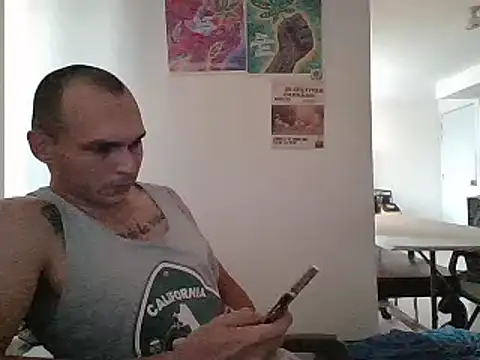 Snapshot of universitario-col chatting on 01-12-25, 10:01 universitario-col online show from 01-12-25, 10:01