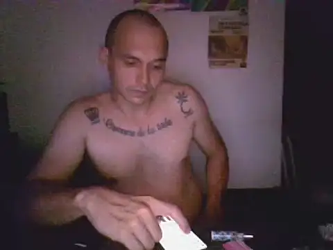 Snapshot of universitario-col chatting on 03-07-25, 01:42 universitario-col online show from 03-07-25, 01:42