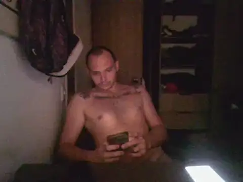 Snapshot of universitario-col chatting on 09-14-25, 02:11 universitario-col online show from 09-14-25, 02:11