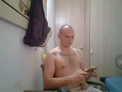 Snapshot of universitario-col chatting on 09-28-25, 04:29 universitario-col online show from 09-28-25, 04:29