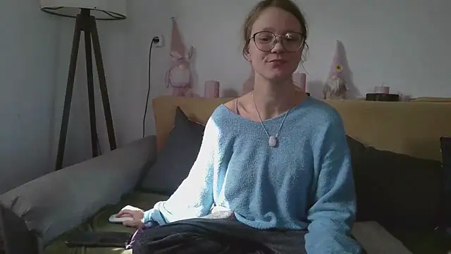 Snapshot of little-leni chatting on 02-16-26, 10:11 little-leni online show from 02-16-26, 10:11