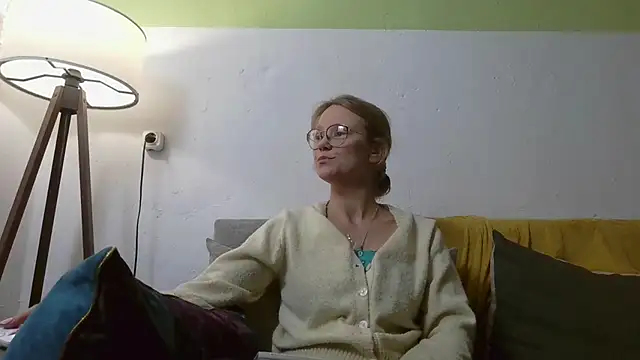 little-leni online show from 07-24-26, 08:51