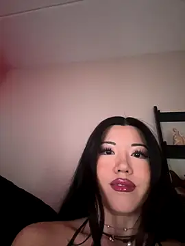 Amanita Bloom online show from 10-05-25, 02:43