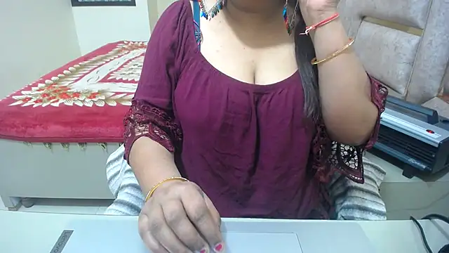 Snapshot of Shanvi_ chatting on 02-19-25, 03:28 Shanvi  online show from 02-19-25, 03:28