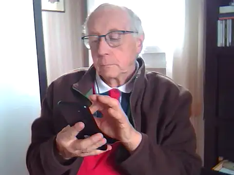 Snapshot of johnjohn622662 chatting on 09-25-25, 12:09 johnjohn622662 online show from 09-25-25, 12:09