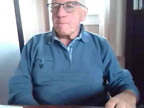 Snapshot of johnjohn622662 chatting on 10-06-25, 09:40 johnjohn622662 online show from 10-06-25, 09:40