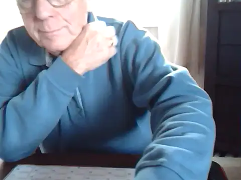 Snapshot of johnjohn622662 chatting on 11-04-25, 11:20 johnjohn622662 online show from 11-04-25, 11:20