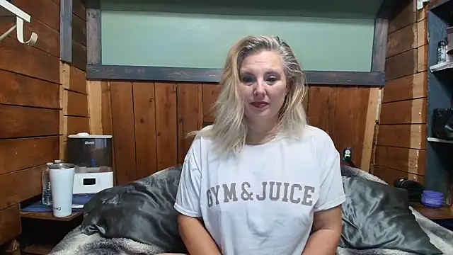 lisaxlovexxx online show from 05-20-26, 03:29