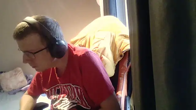 Snapshot of David250692 chatting on 02-09-26, 09:57 David250692 online show from 02-09-26, 09:57