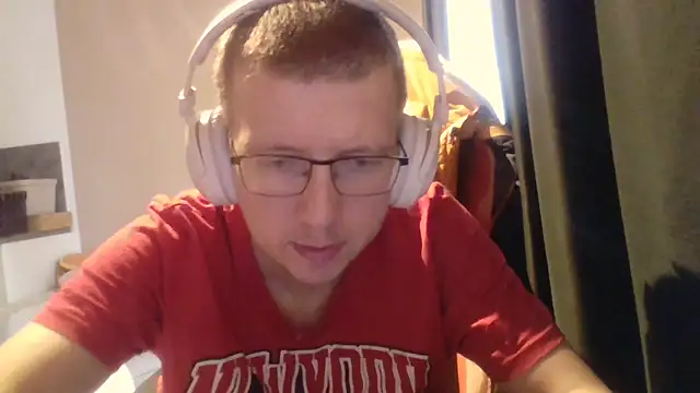 Snapshot of David250692 chatting on 03-13-26, 12:01 David250692 online show from 03-13-26, 12:01