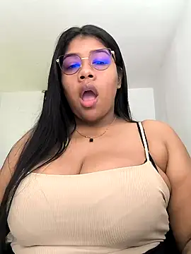 Snapshot of paola091 chatting on 12-25-24, 01:30 paola091 online show from 12-25-24, 01:30