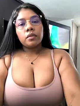 Snapshot of paola091 chatting on 02-12-25, 02:03 paola091 online show from 02-12-25, 02:03