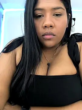 Snapshot of paola091 chatting on 02-15-25, 08:33 paola091 online show from 02-15-25, 08:33