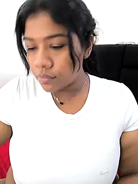 Snapshot of paola091 chatting on 03-21-25, 03:24 paola091 online show from 03-21-25, 03:24