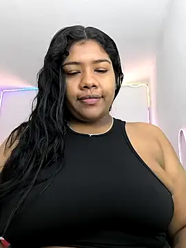 Snapshot of paola091 chatting on 09-21-25, 02:19 paola091 online show from 09-21-25, 02:19