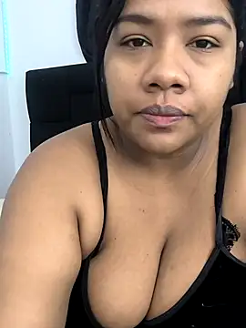 Snapshot of paola091 chatting on 10-18-25, 12:06 paola091 online show from 10-18-25, 12:06