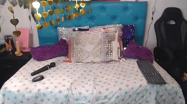 SARAWILLS online show from 02-17-25, 01:10