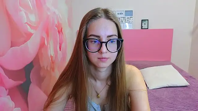 Snapshot of AliceAdams chatting on 01-24-25, 08:02 AliceAdams online show from 01-24-25, 08:02