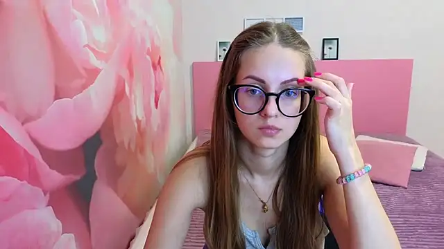 Snapshot of AliceAdams chatting on 01-27-25, 11:32 AliceAdams online show from 01-27-25, 11:32