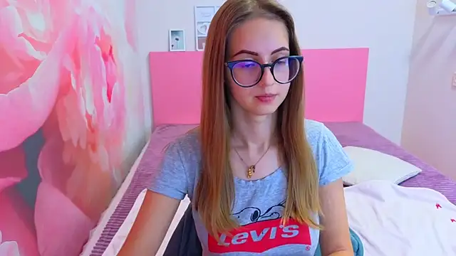 Snapshot of AliceAdams chatting on 10-31-25, 08:26 AliceAdams online show from 10-31-25, 08:26