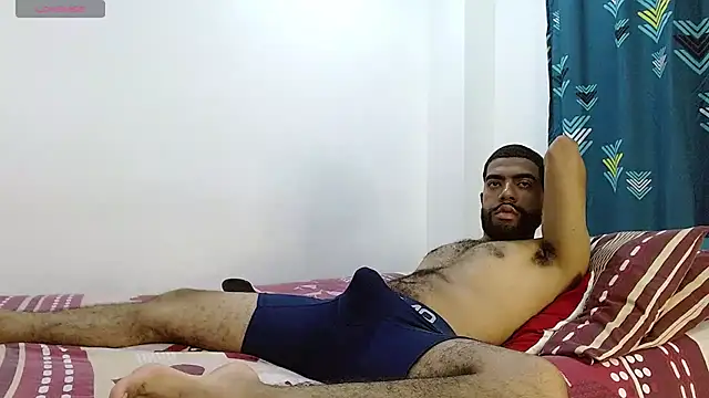 Snapshot of Aroon_Stonne chatting on 03-19-25, 04:57 Aroon Stonne online show from 03-19-25, 04:57