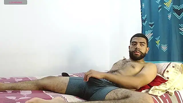 Snapshot of Aroon_Stonne chatting on 03-21-25, 04:17 Aroon Stonne online show from 03-21-25, 04:17