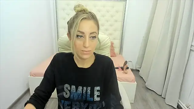 Snapshot of erykajoy chatting on 10-23-25, 08:57 erykajoy online show from 10-23-25, 08:57